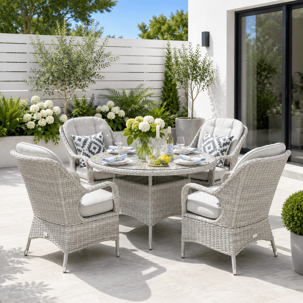 4 Seater Outdoor Rattan Dining Set - Round Garden Table with Tempered Glass Top & Parasol Hole