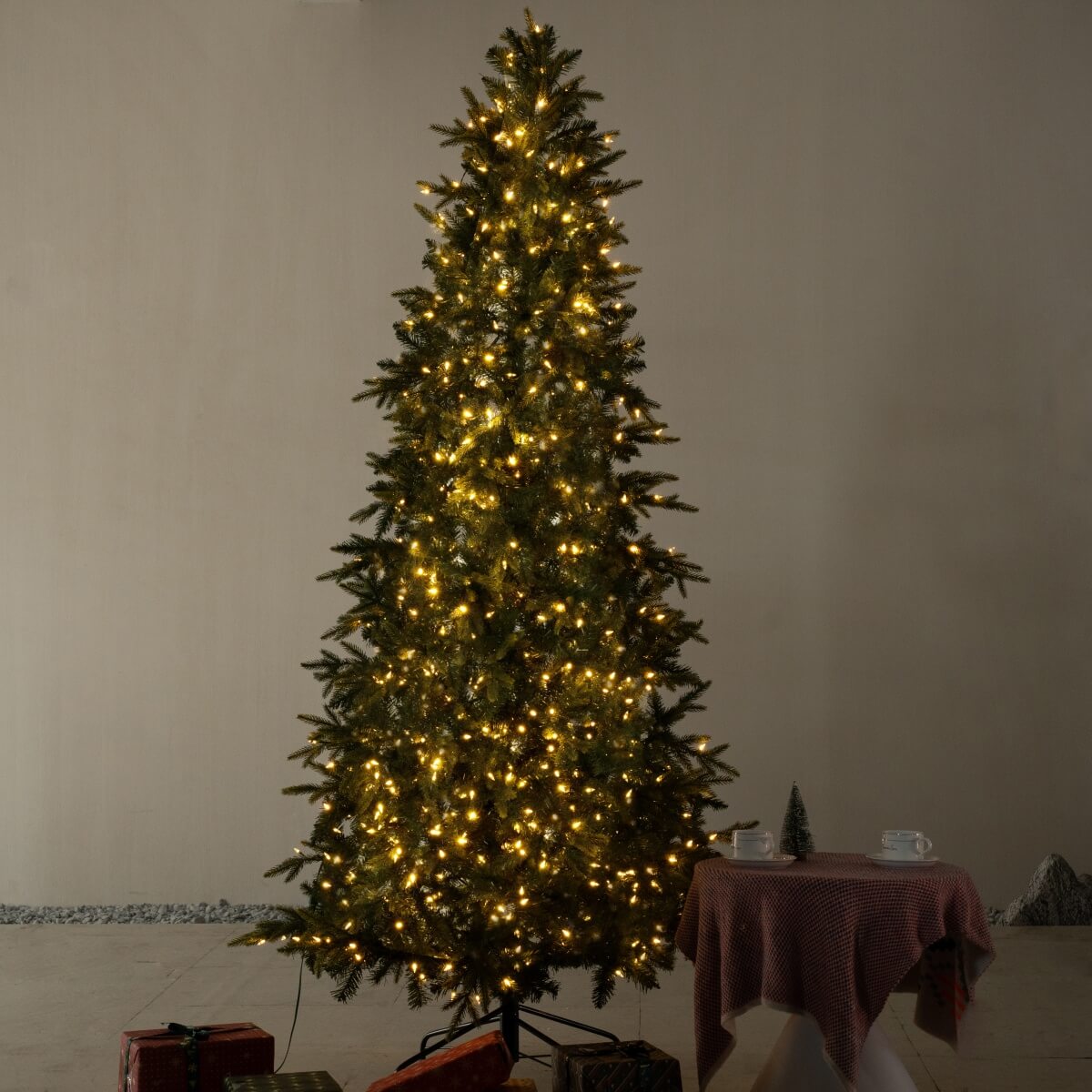Pre-Lit Artificial Christmas Tree - Realistic Full Green Xmas Tree with LED Lights for Indoor Home Decoration