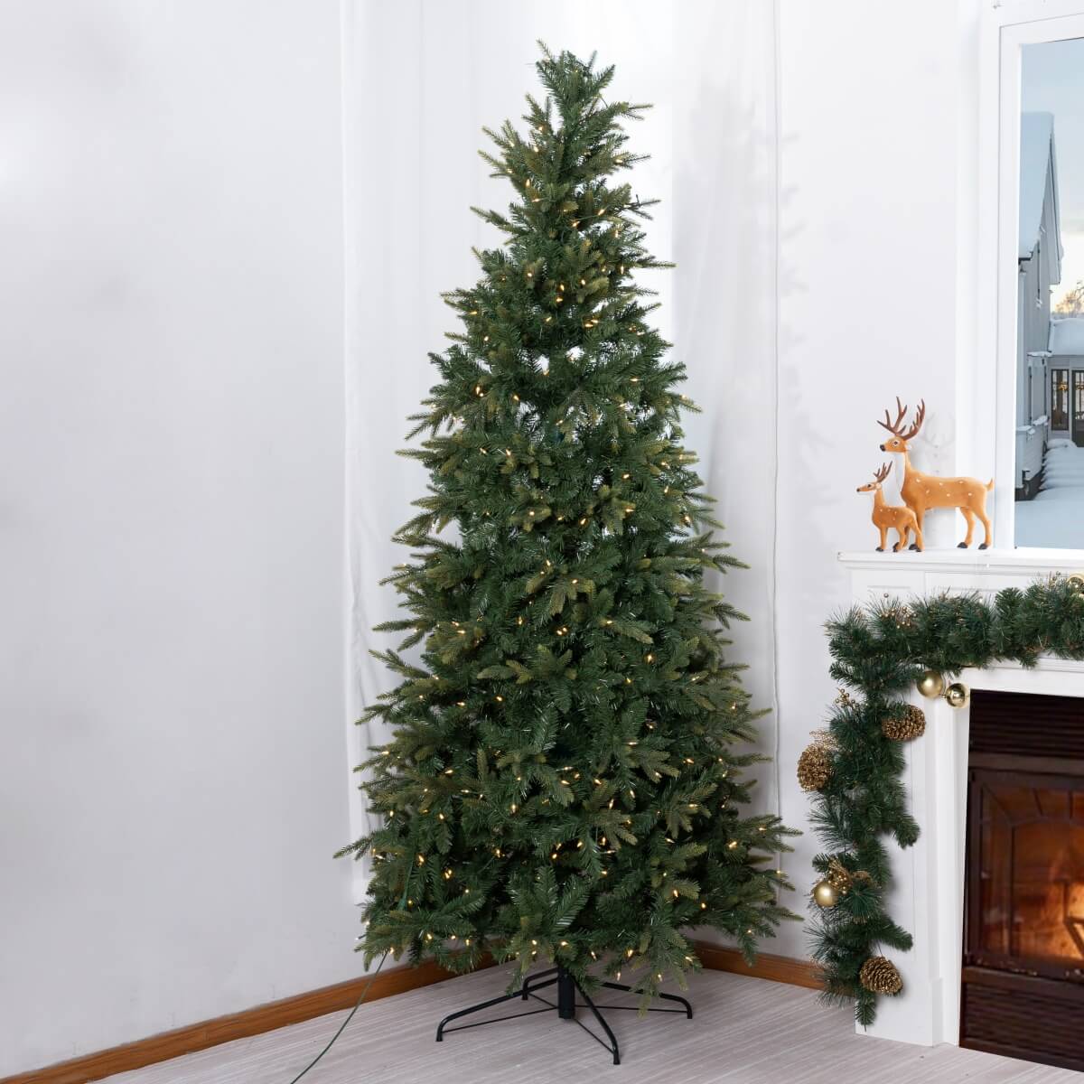 Pre-Lit Artificial Christmas Tree - Realistic Full Green Xmas Tree with LED Lights for Indoor Home Decoration