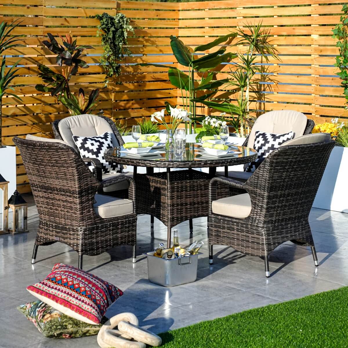 4 Seater Outdoor Rattan Dining Set - Round Garden Table with Tempered Glass Top & Parasol Hole