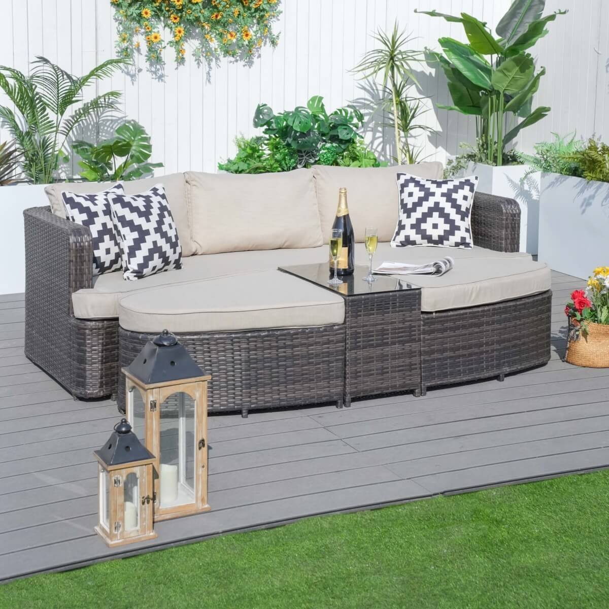 Rattan Outdoor Daybed with Coffee Table - Garden Sun Lounger Sofa