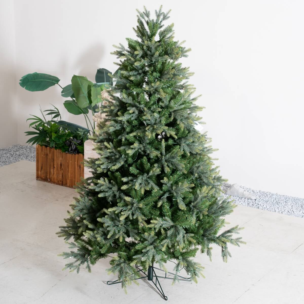 Lush Full Green Artificial Christmas Tree - Realistic Xmas Tree with Pre-Lit LED Lights for Festive Home Decoration, 6ft/7ft/8ft