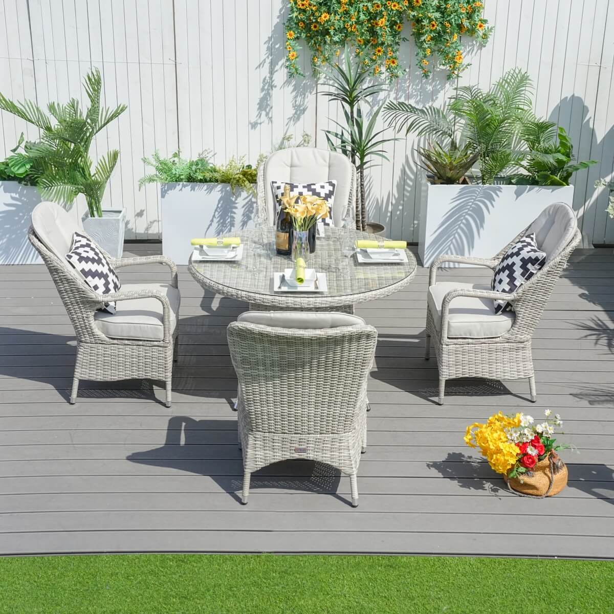 4 Seater Outdoor Rattan Dining Set - Round Garden Table with Tempered Glass Top & Parasol Hole