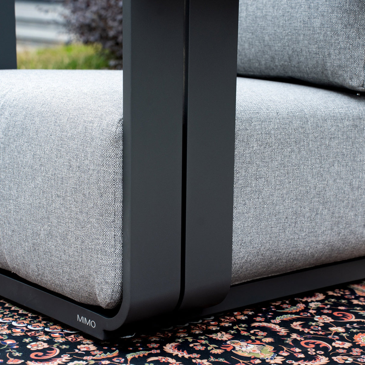 VAREL Aluminium Outdoor Armchair